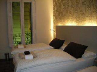 Vrabac Guesthouse บาร์เซโลนา ภายนอก รูปภาพ